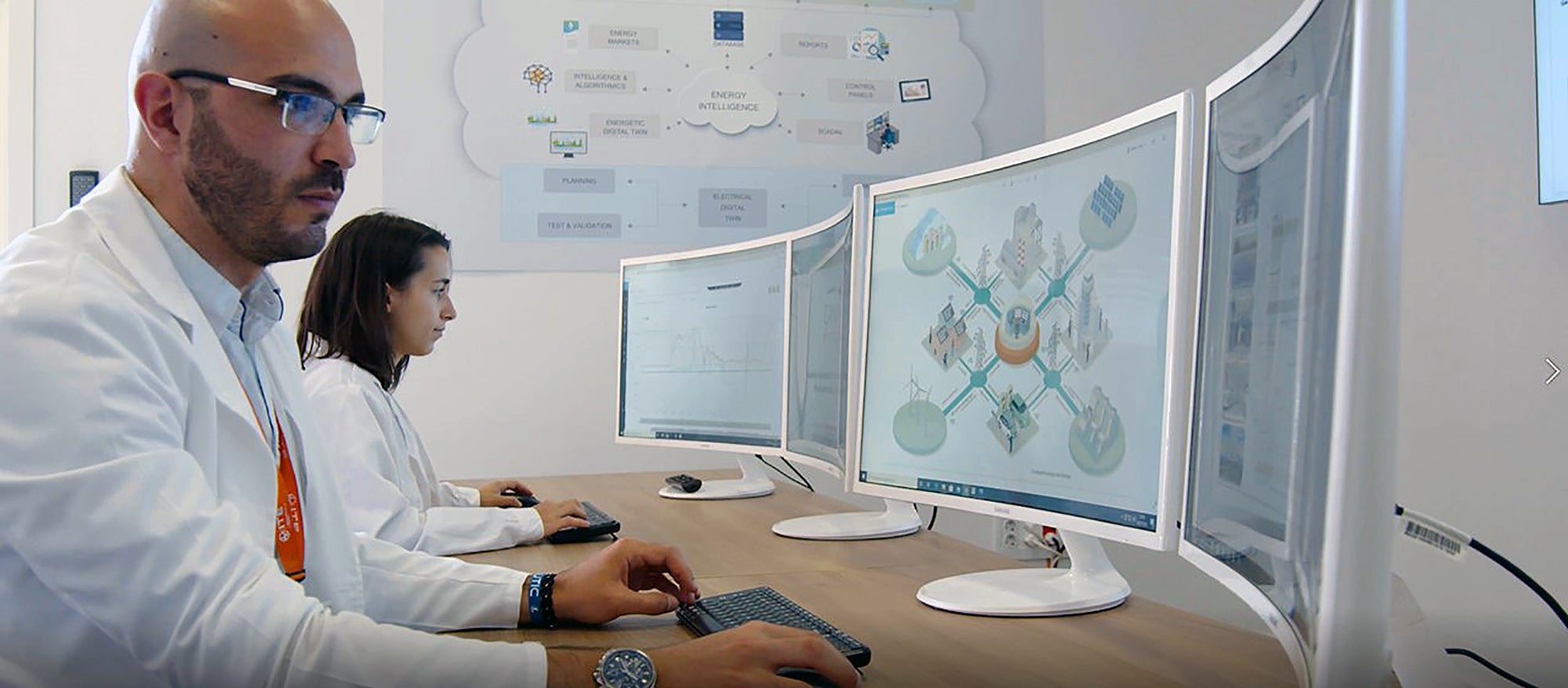 Fernando Saludes: "La sintonía entre administración e iniciativa privada ha hecho posible que la C.V suba en innovación" Fernando Saludes: "La sintonía entre administración e iniciativa privada ha hecho posible que la C.V suba en innovación"