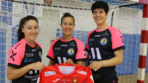 Sole López, Silvia Arderius, Merche Castellanos del Costa del Sol Málaga con la selección española de balonmano Sole López, Silvia Arderius, Merche Castellanos del Costa del Sol Málaga con la selección española de balonmano