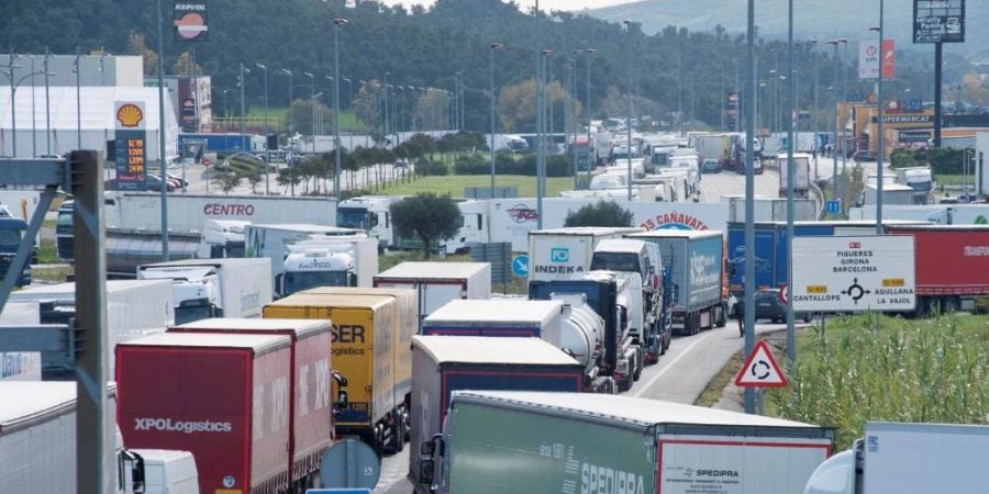 La Brújula de la Economía: Descontento y protestas de varios sectores en crisis por el abandono del Gobierno La Brújula de la Economía: Descontento y protestas de varios sectores en crisis por el abandono del Gobierno