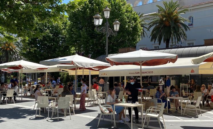 La Plataforma de Hosteleros de Badajoz pide ampliación de horario de cara a las fechas navideñas La Plataforma de Hosteleros de Badajoz pide ampliación de horario de cara a las fechas navideñas