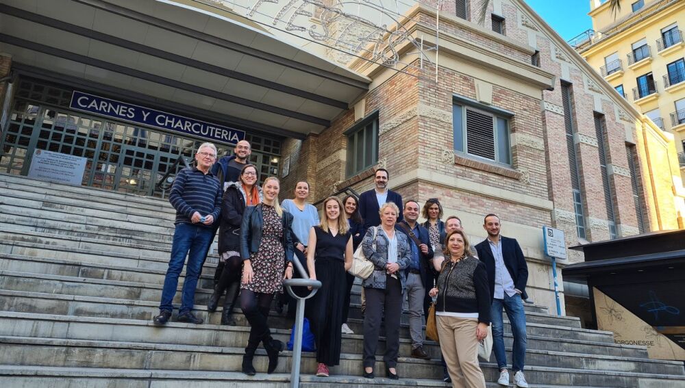 Los participantes visitan el Mercado Central de Alicante 