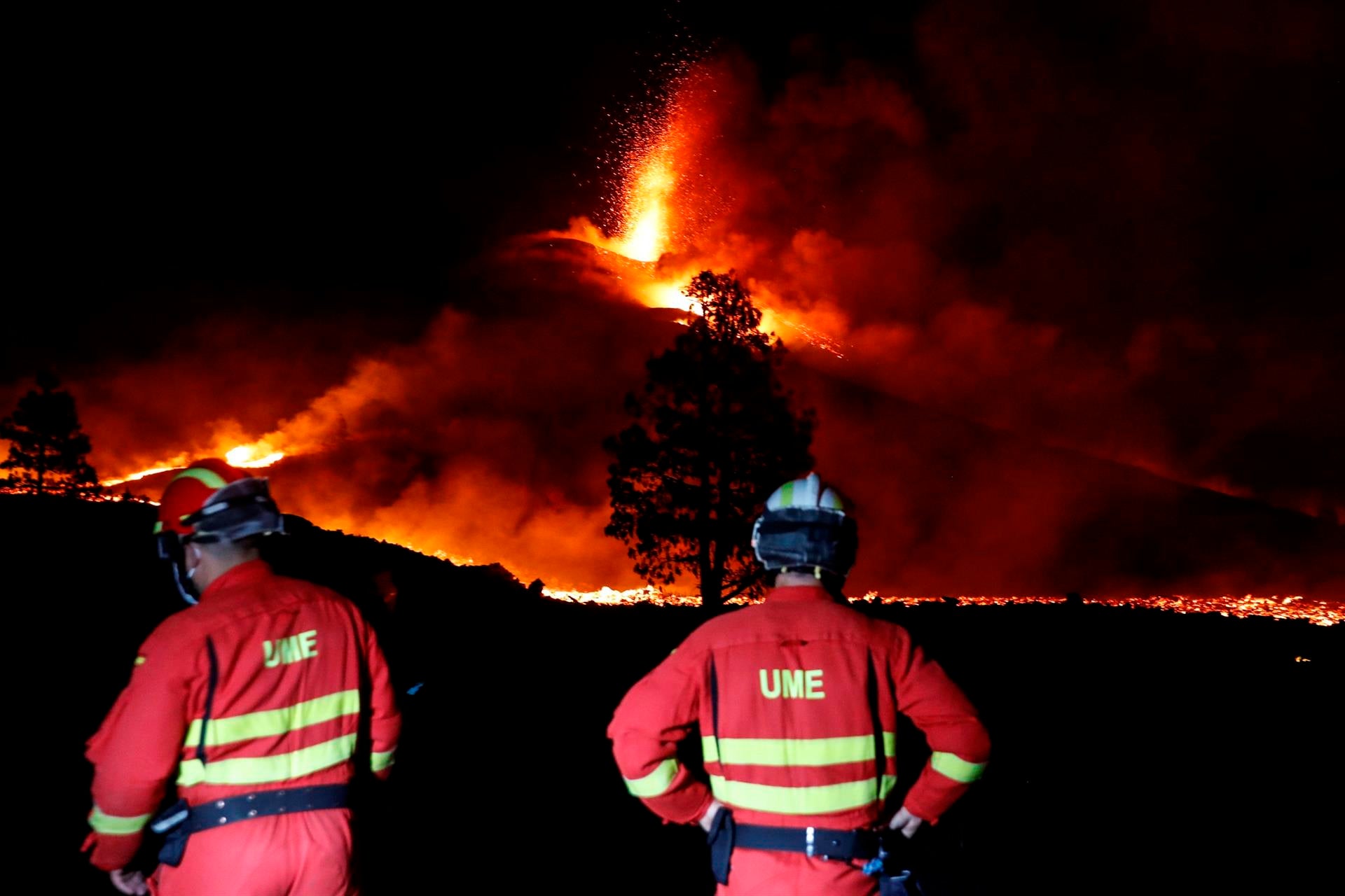 Miembros de la UME de Zaragoza prestan su servicio en La Palma Miembros de la UME de Zaragoza prestan su servicio en La Palma