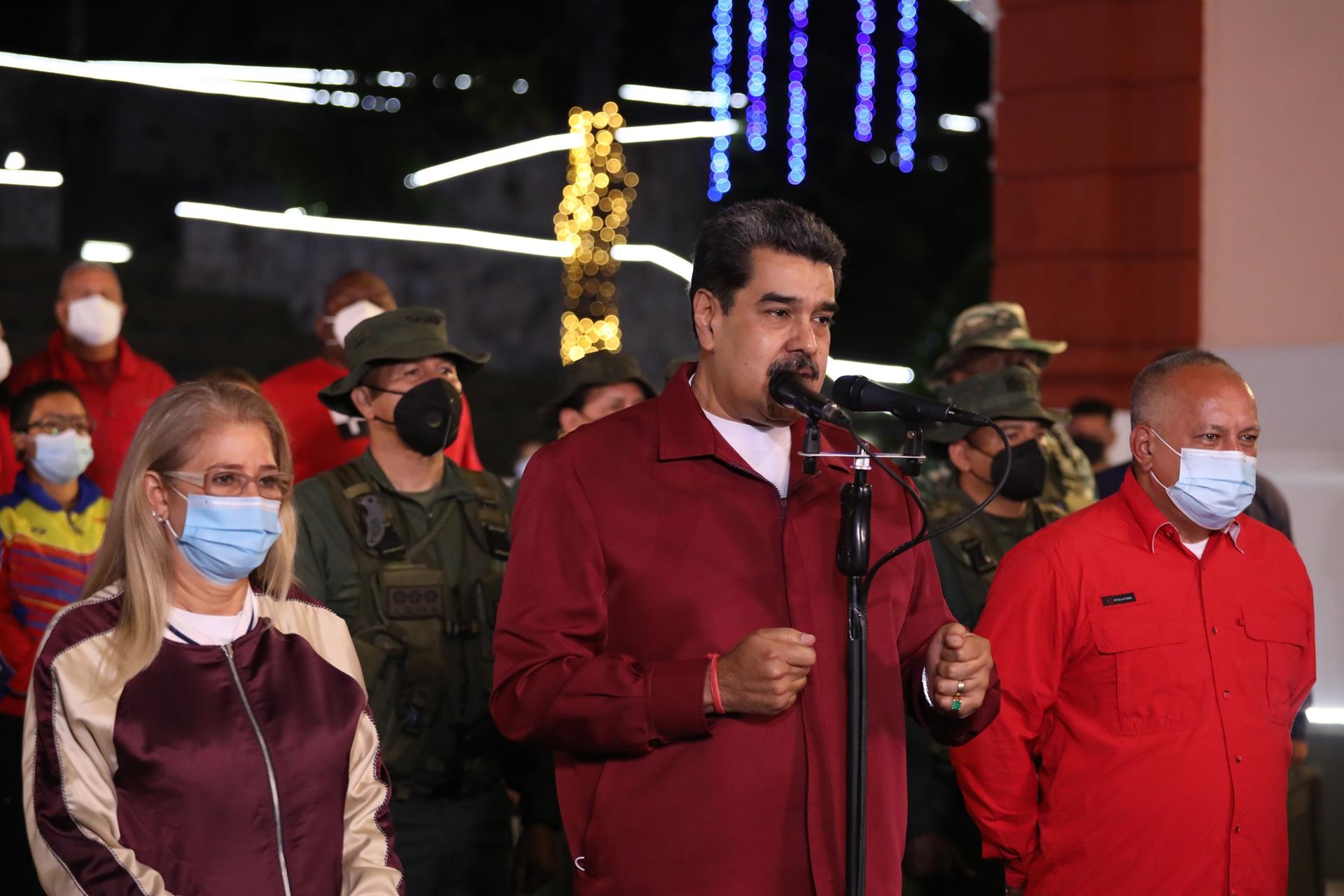 El chavismo domina en Venezuela y consigue 20 de las 23 gobernaciones El chavismo domina en Venezuela y consigue 20 de las 23 gobernaciones
