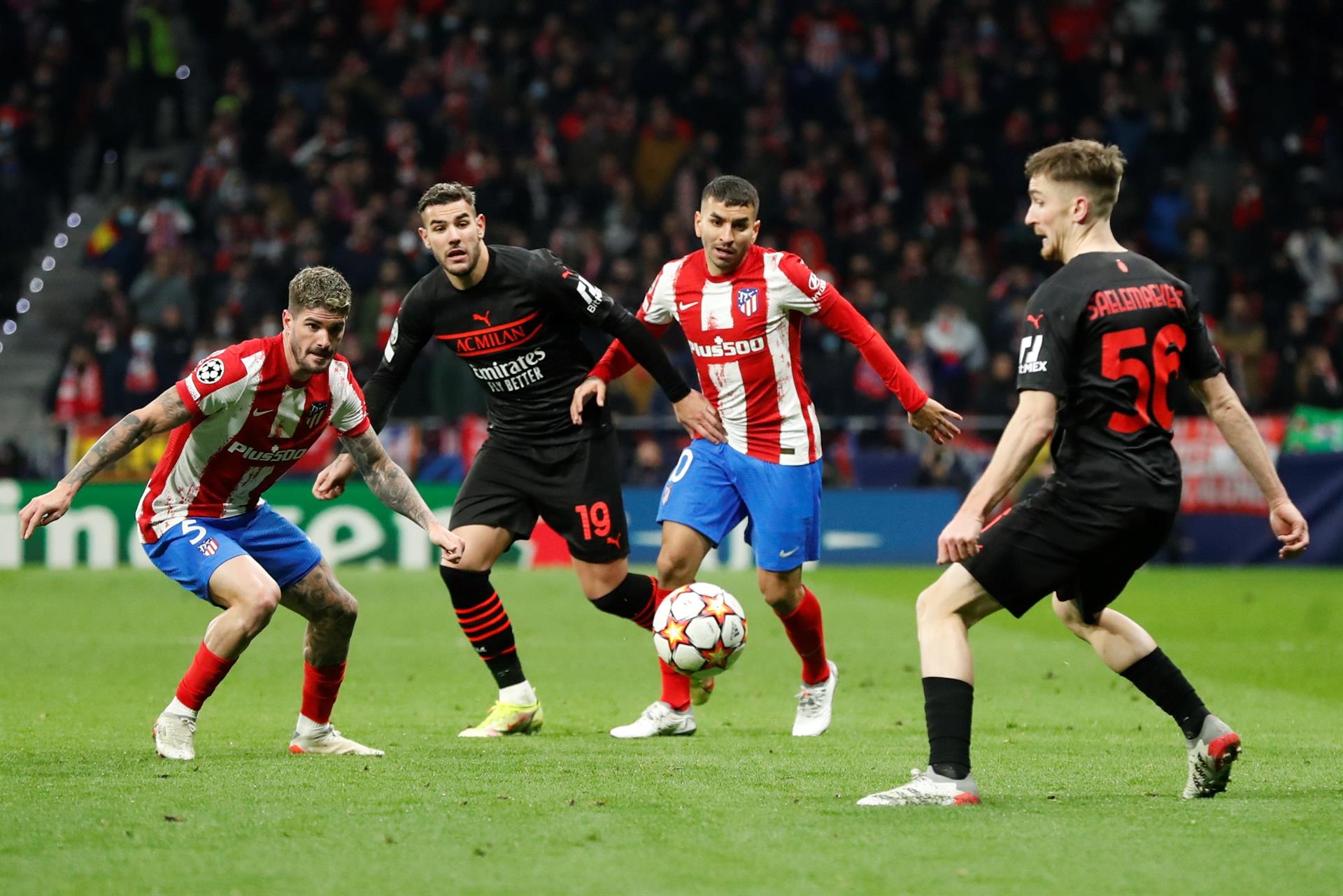 El Atlético de Madrid cae ante el Milán y corre el riesgo de quedarse fuera El Atlético de Madrid cae ante el Milán y corre el riesgo de quedarse fuera