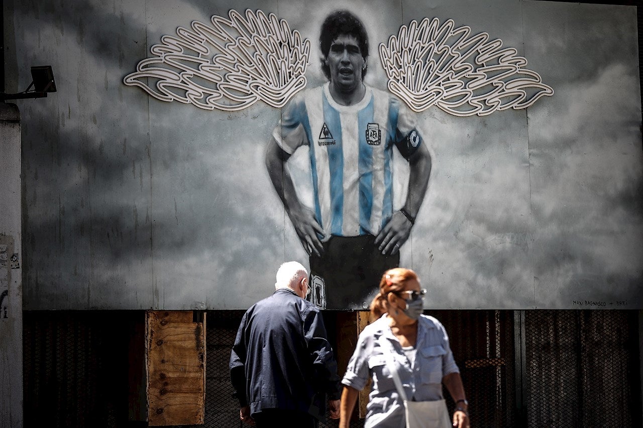 Así se contó la muerte de Maradona: del aplauso de Argentina a los incidentes en la Casa Rosada Así se contó la muerte de Maradona: del aplauso de Argentina a los incidentes en la Casa Rosada
