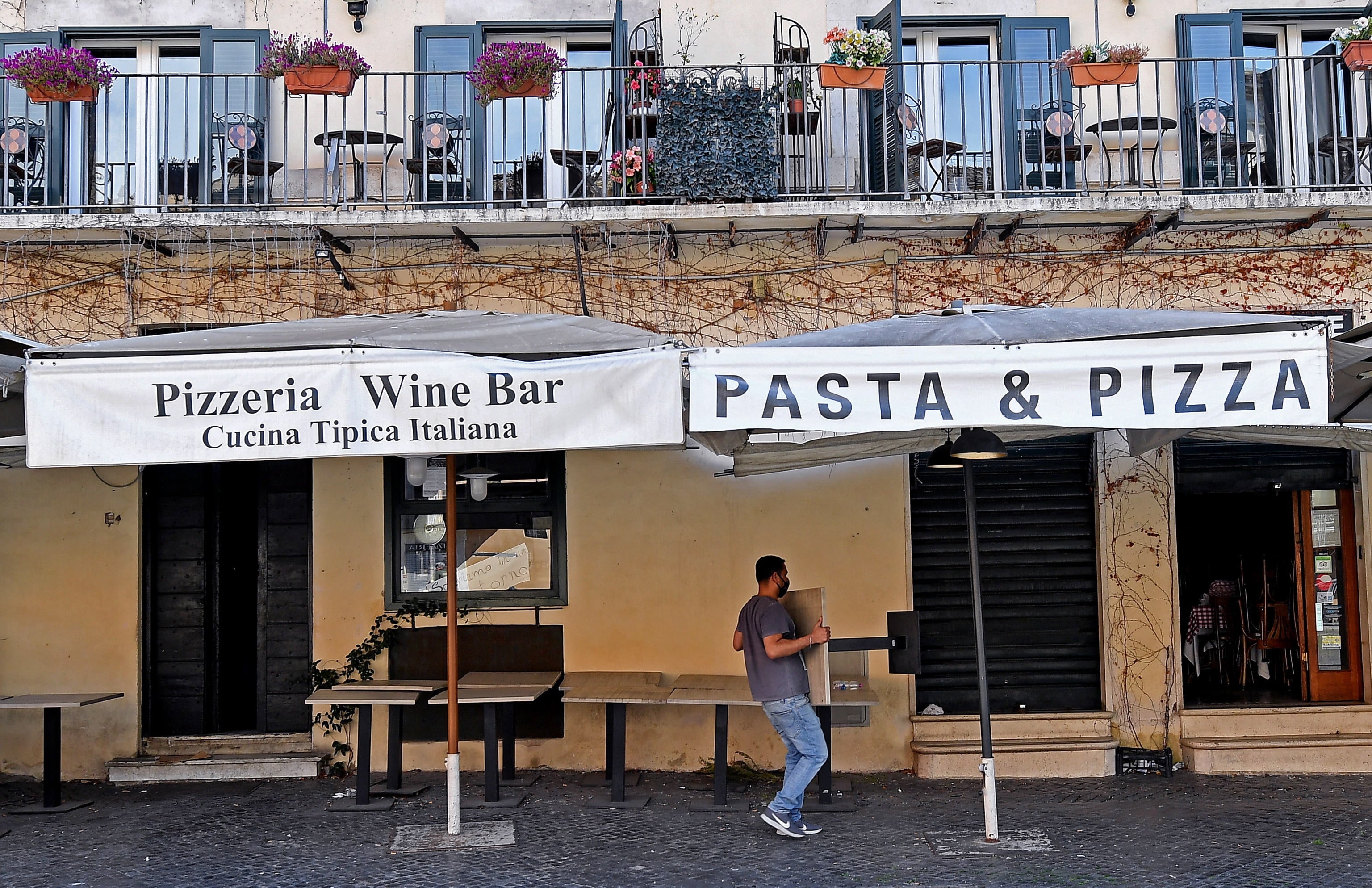 Super certificado sanitario en Italia: cómo funciona y restricciones para bares, restaurantes y discotecas Super certificado sanitario en Italia: cómo funciona y restricciones para bares, restaurantes y discotecas