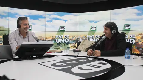 Carlos Alsina entrevista a Carmelo Gómez en 'Más de uno' Carlos Alsina entrevista a Carmelo Gómez en 'Más de uno'