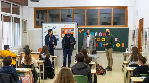 7.000 estudantes e docentes participan na 9ª Semana Escolar da Provincia 7.000 estudantes e docentes participan na 9ª Semana Escolar da Provincia