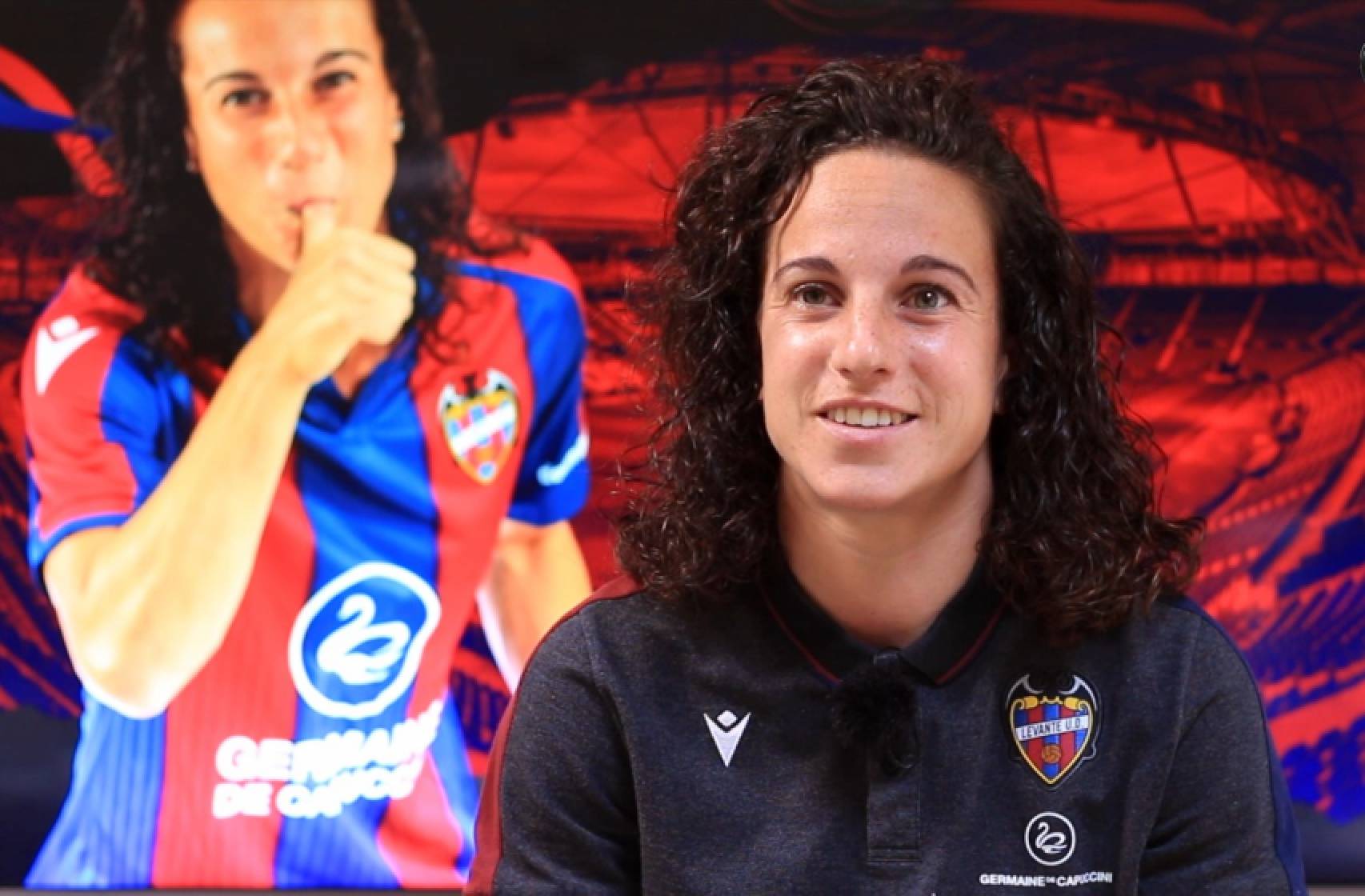 Ser madre y futbolista es posible: así es el caso de María Alharilla Ser madre y futbolista es posible: así es el caso de María Alharilla