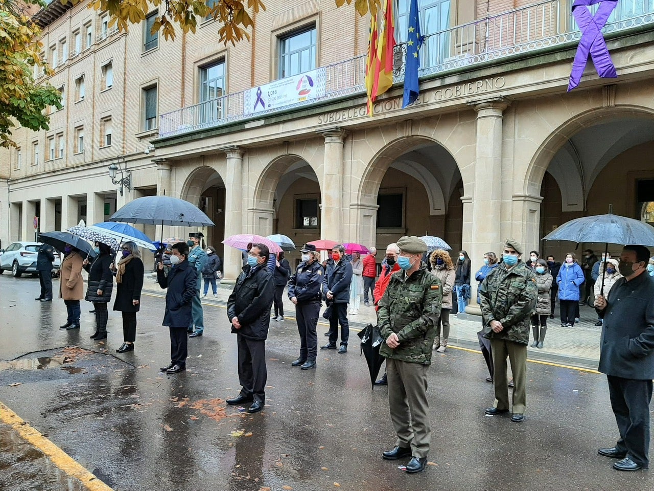 Huesca recuerda a las víctimas de violencia machista Huesca recuerda a las víctimas de violencia machista