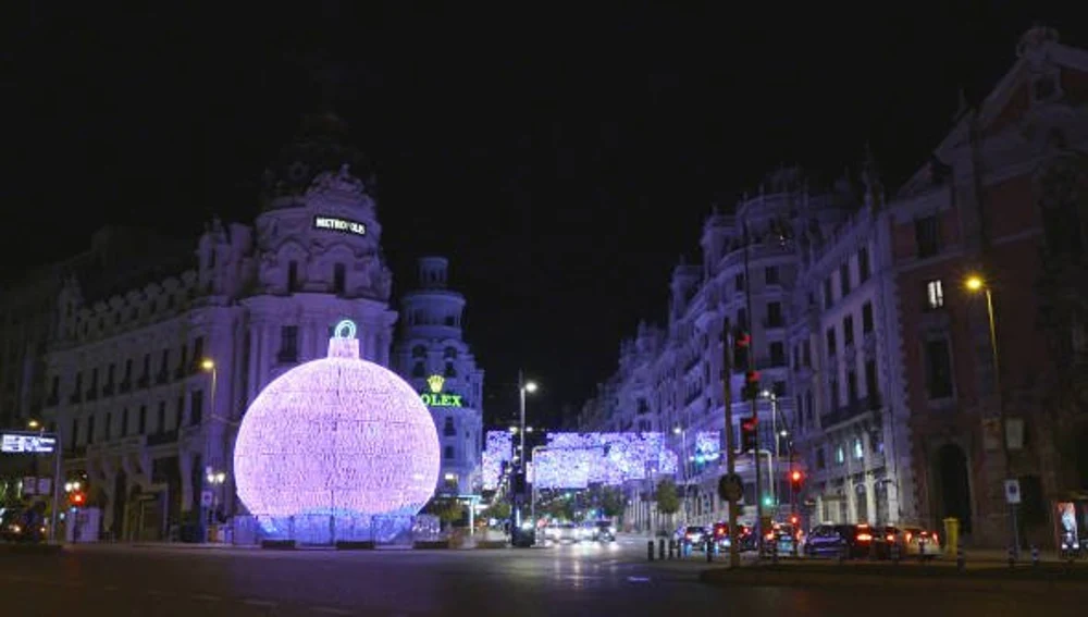 Gran bola de Navidad en Madrid