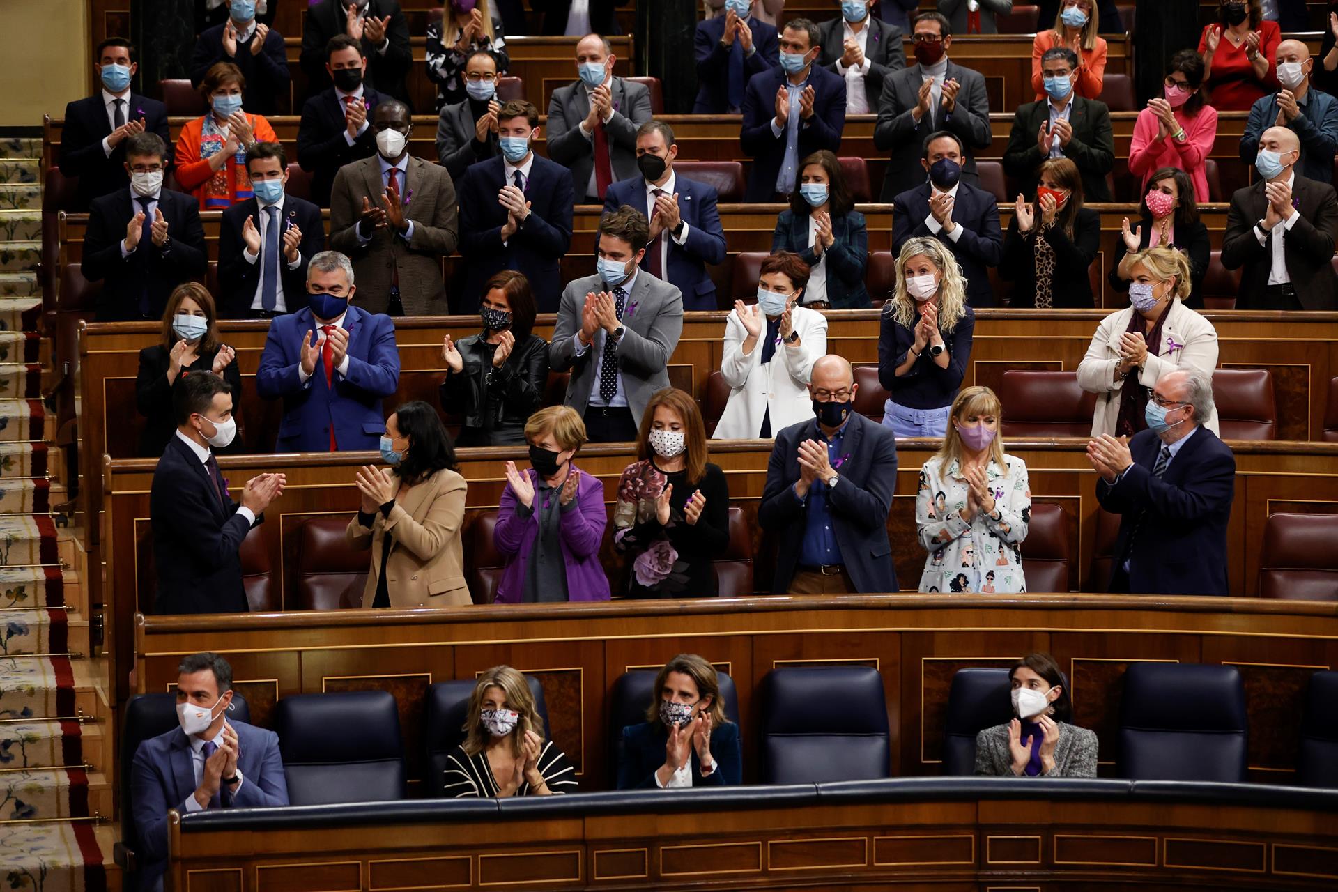 El Congreso aprueba los Presupuestos con el apoyo de los independentistas y nacionalistas El Congreso aprueba los Presupuestos con el apoyo de los independentistas y nacionalistas
