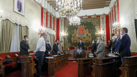 La corporación guarda un minuto de silencio por las víctimas de la violencia machista La corporación guarda un minuto de silencio por las víctimas de la violencia machista