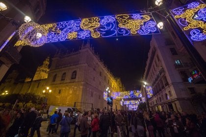 Sevilla enciende esta tarde la iluminación navideña Sevilla enciende esta tarde la iluminación navideña