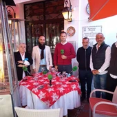 El periodista de Onda Cero, Julio Rodríguez, con los invitados al programa El periodista de Onda Cero, Julio Rodríguez, con los invitados al programa