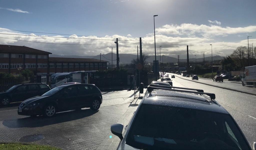 La AMPA del Colegio Montedeva reclama soluciones al problema de aparcamiento La AMPA del Colegio Montedeva reclama soluciones al problema de aparcamiento