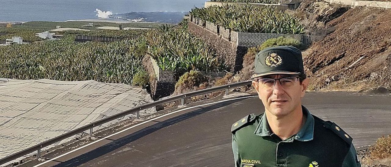 Un guardia civil gaditano cara a cara con el volcán de La Palma Un guardia civil gaditano cara a cara con el volcán de La Palma