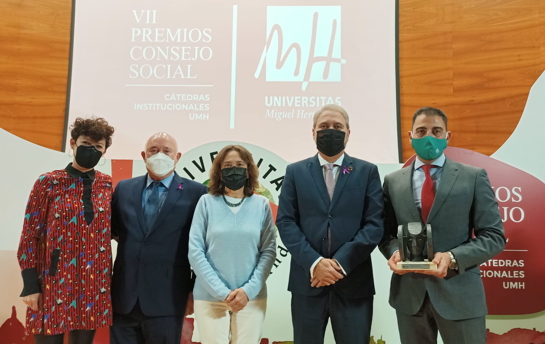 La UMH premia al Ayuntamiento de Orihuela por la recuperación del Palmeral La UMH premia al Ayuntamiento de Orihuela por la recuperación del Palmeral