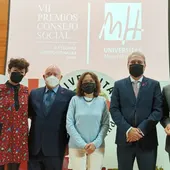 La UMH premia al Ayuntamiento de Orihuela por la recuperación del Palmeral La UMH premia al Ayuntamiento de Orihuela por la recuperación del Palmeral
