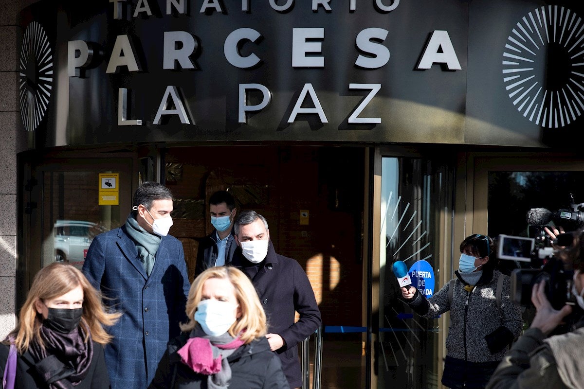 Familiares, amigos y diversas personalidades dan su último adiós a Almudena Grandes Familiares, amigos y diversas personalidades dan su último adiós a Almudena Grandes