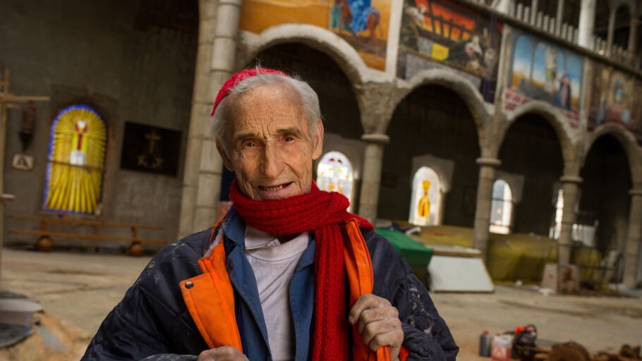 Muere Justo Gallego, el hombre que dedic&oacute; 60 a&ntilde;os de su vida a construir una catedral en Mejorada del Campo 