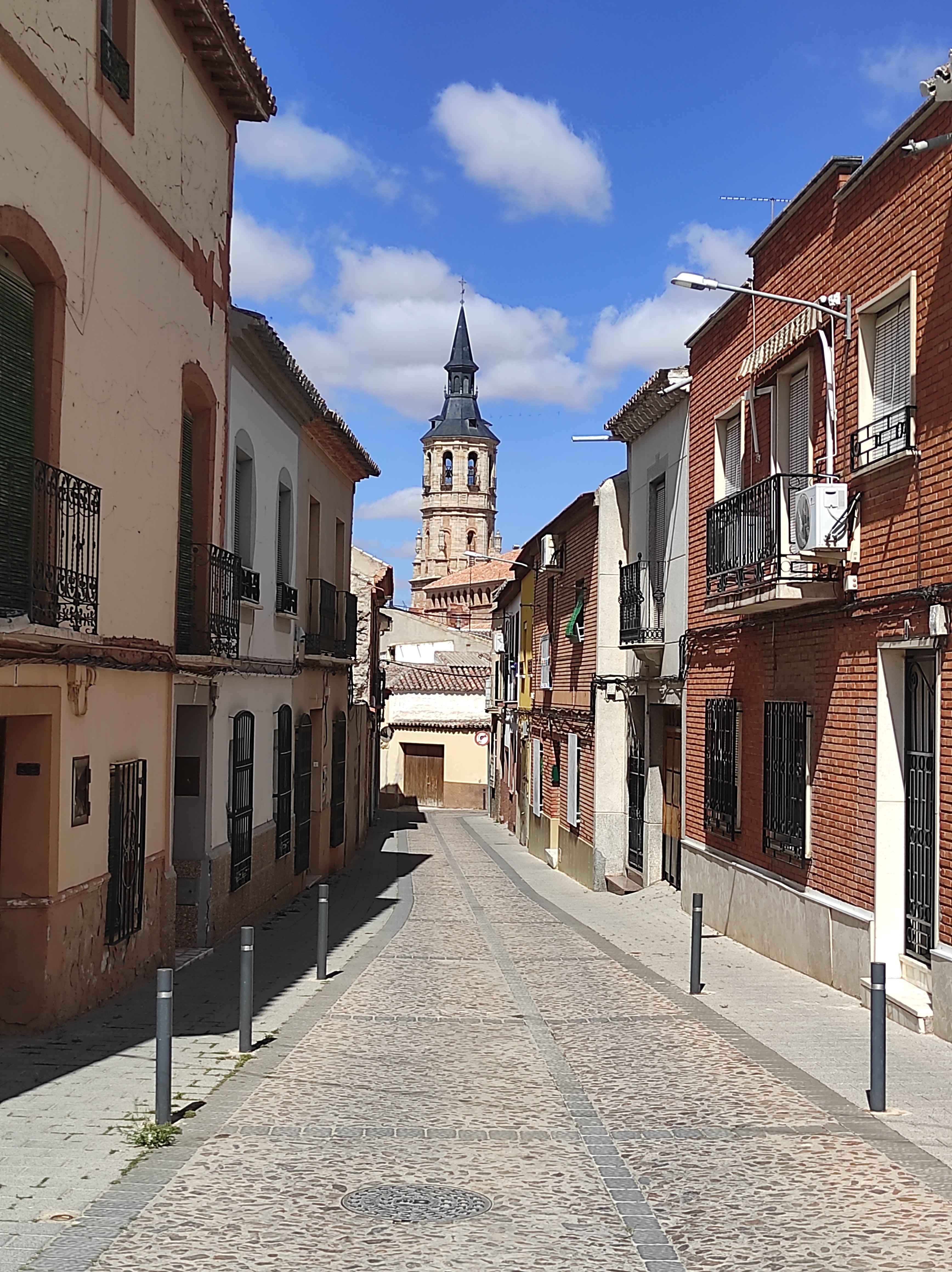 La Fundación Legado Bustillo de La Solana afirma que solo hubo un "malentendido" al negar un permiso de cinco días por hospitalización a un trabajador La Fundación Legado Bustillo de La Solana afirma que solo hubo un "malentendido" al negar un permiso de cinco días por hospitalización a un trabajador