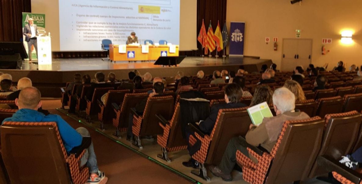 El presidente avanza que el Instituto Gil-Albert y ASAJA trabajan en la obtención del sello de Indicación Geográfica Protegida El presidente avanza que el Instituto Gil-Albert y ASAJA trabajan en la obtención del sello de Indicación Geográfica Protegida