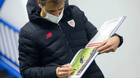 Dani Aranzubía Volvió a Riazor, como entrenador de porteros del Bilbao Athletic