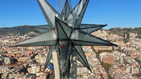 La estrella que corona la torre de la Sagrada Familia se iluminar&aacute; el 8 de diciembre