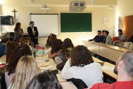 Los alumnos de Magisterio del CEU de Elche crean un manual interactivo para enseñar ortografía Los alumnos de Magisterio del CEU de Elche crean un manual interactivo para enseñar ortografía
