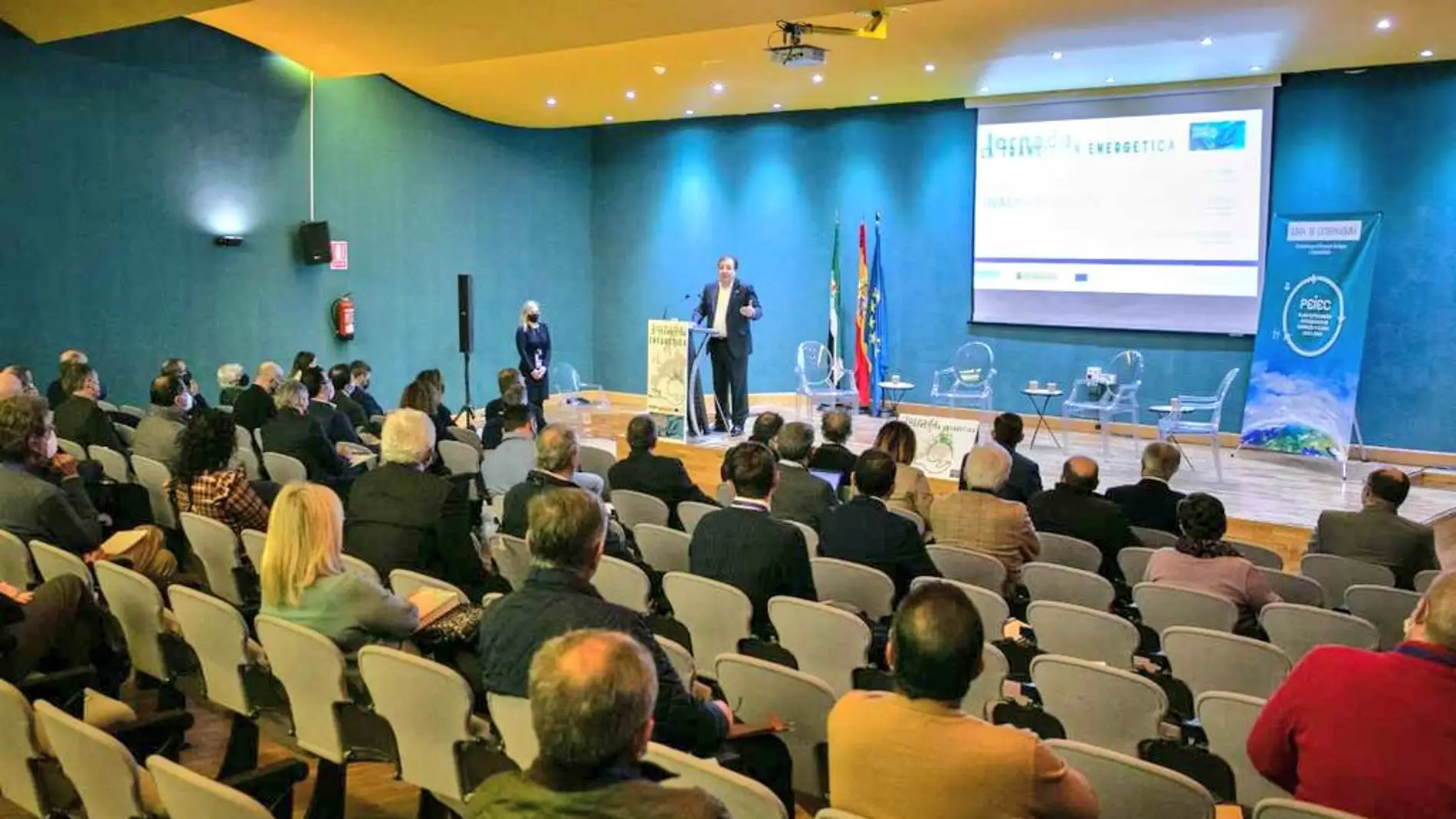 Extremadura trabaja en la planificación eléctrica buscando la sostenibilidad