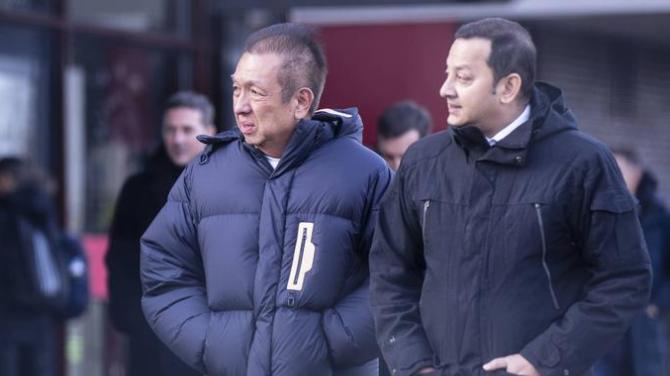 Anil califica a Lim como un "aficionado" Anil califica a Lim como un "aficionado"