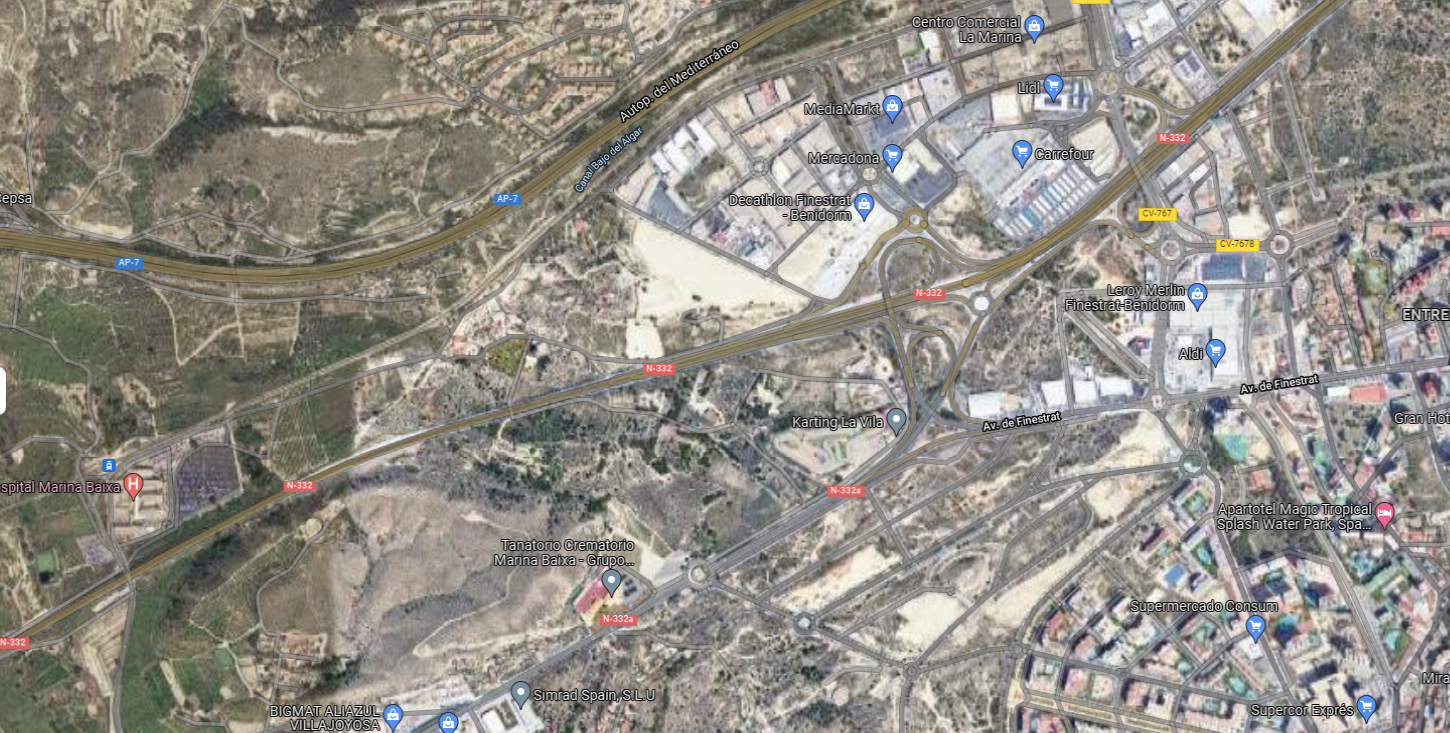 Hospitalizado un ciclista tras colisionar con un furgón en La Vila Joiosa Hospitalizado un ciclista tras colisionar con un furgón en La Vila Joiosa