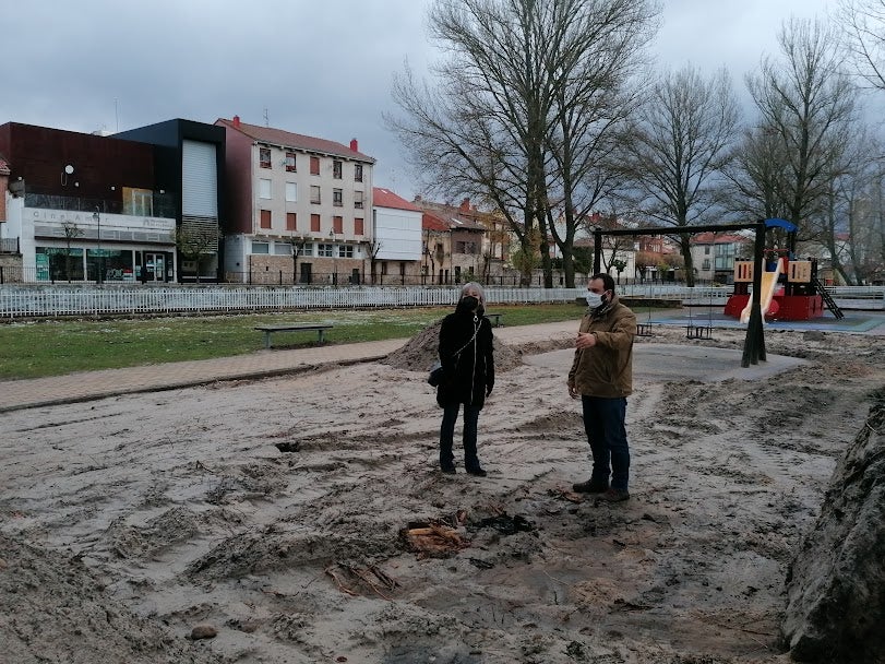 El Consistorio de Aguilar destina más de 46.500 euros a la mejora del Parque Infantil El Consistorio de Aguilar destina más de 46.500 euros a la mejora del Parque Infantil
