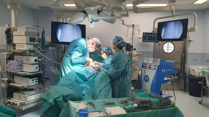 Dos cirujanos denuncian ante la Fiscalía Anticorrupción que 35 personas murieron en la Arrixaca por saltarse la listas de espera Dos cirujanos denuncian ante la Fiscalía Anticorrupción que 35 personas murieron en la Arrixaca por saltarse la listas de espera