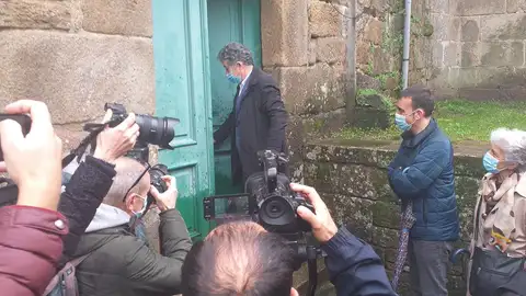 Migel Anxo Fernández Lores, alcalde de Pontevedra; accediendo al Convento de Santa Clara Más de Uno Pontevedra