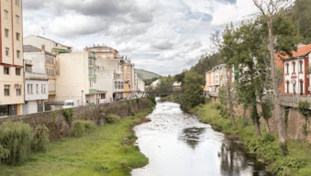 A Pontenova reunirá unos 65 stands entre antigüedades y artesanía.