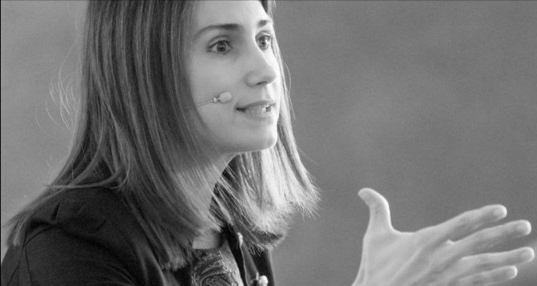 Marta Pinillos: " La voz tiene un impacto del 38% en el proceso de comunicación" Marta Pinillos: " La voz tiene un impacto del 38% en el proceso de comunicación"