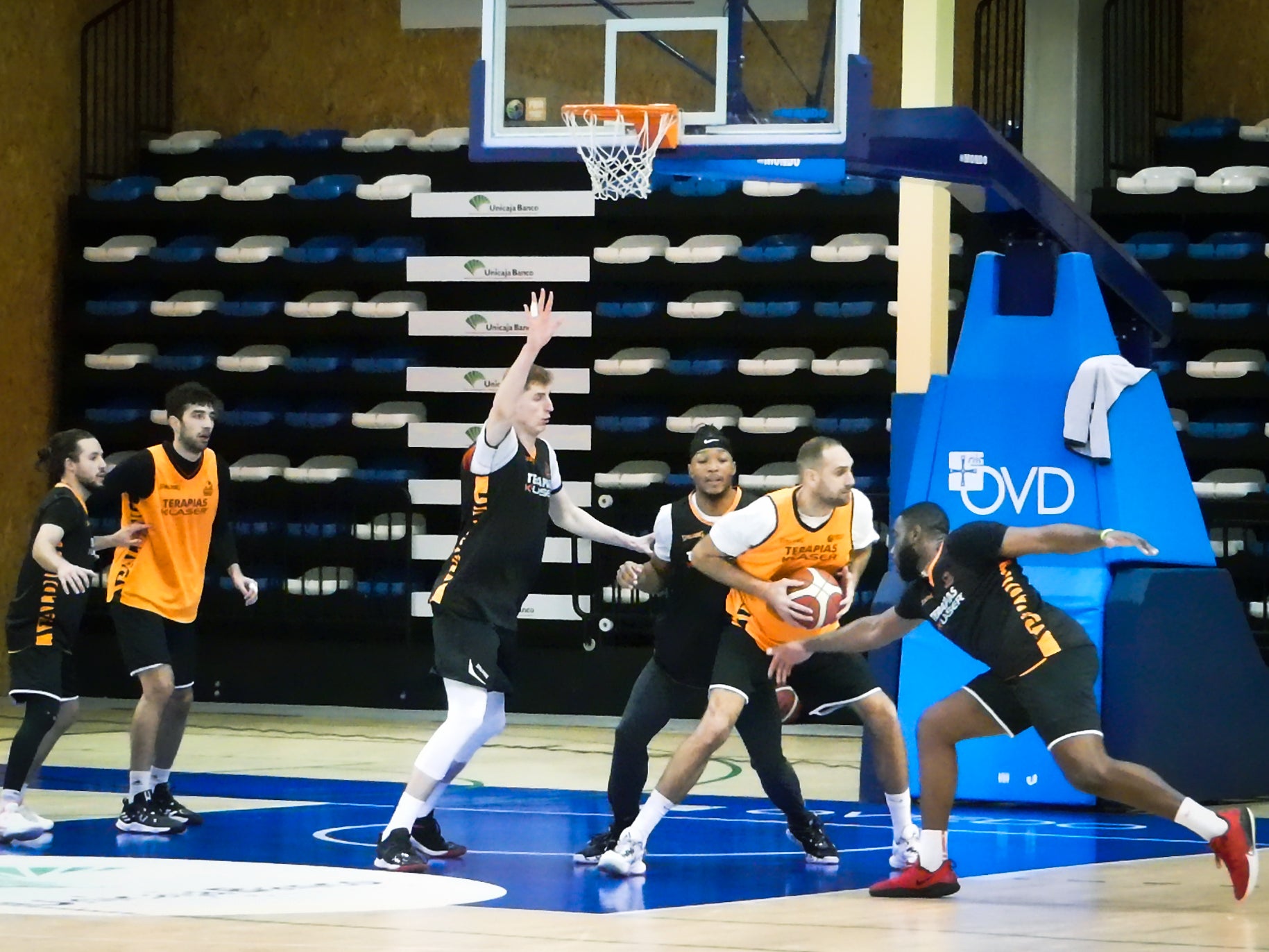 Unicaja Oviedo no se quiere despertar Unicaja Oviedo no se quiere despertar