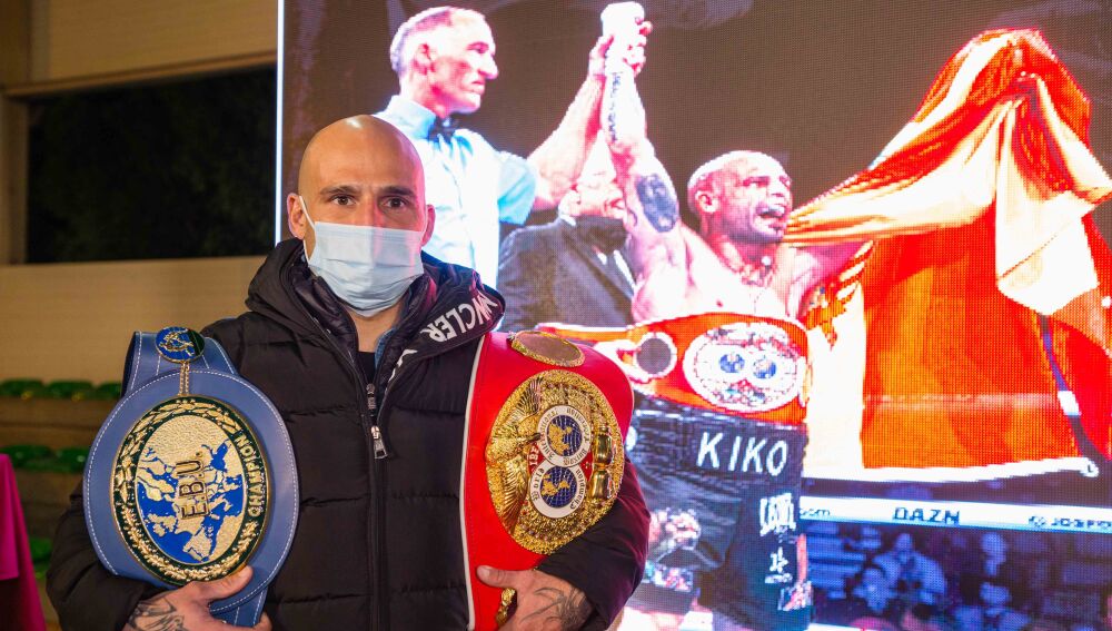 Kiko 'La Sensación' Martínez, campeón del mundo de boxeo de peso pluma. Kiko 'La Sensación' Martínez, campeón del mundo de boxeo de peso pluma.