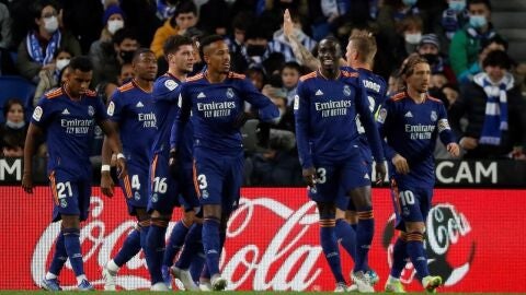 Los jugadores del Real Madrid celebran un gol