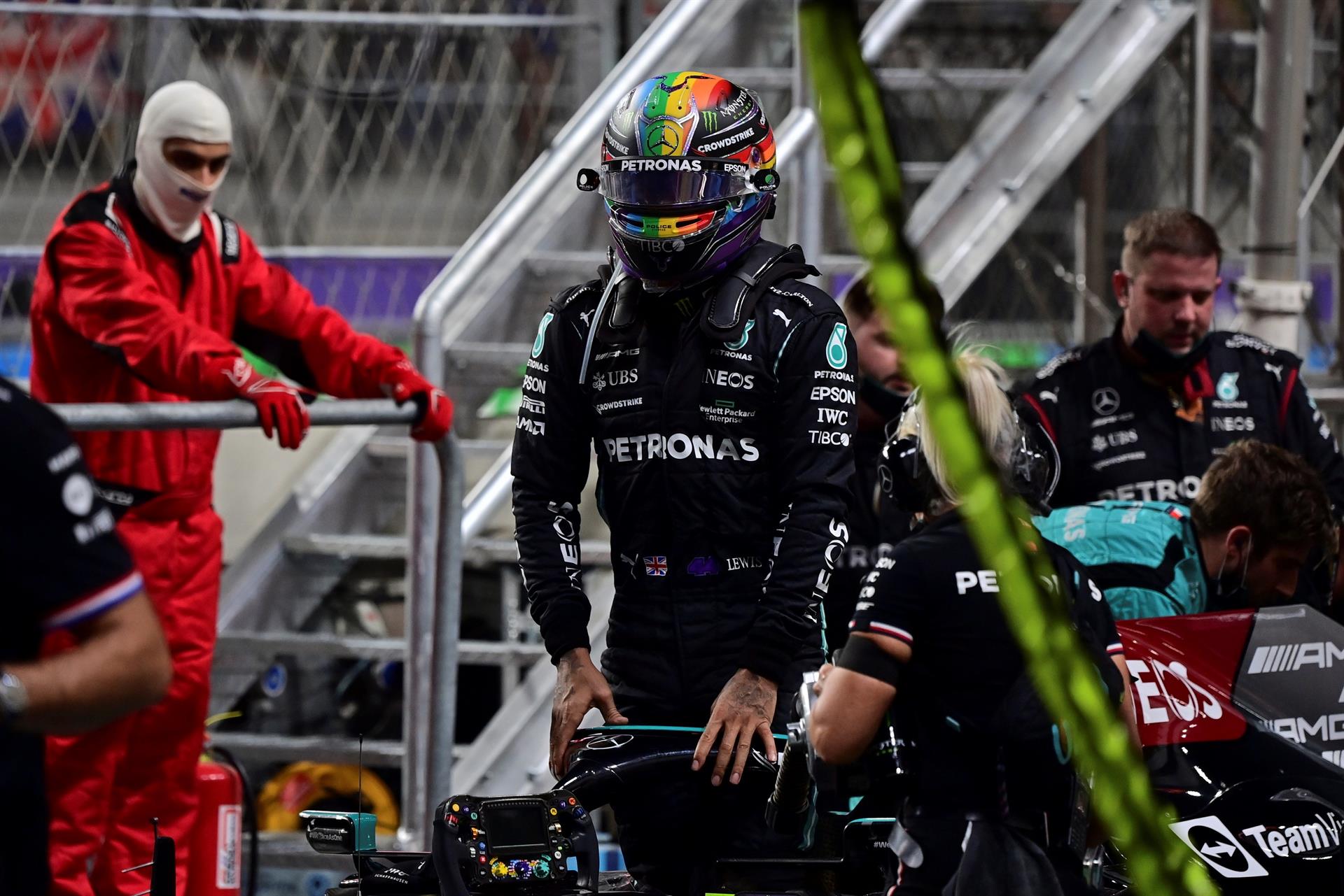 Hamilton gana a Verstappen en Arabia Saudí y el Mundial se decidirá en Abu Dabi Hamilton gana a Verstappen en Arabia Saudí y el Mundial se decidirá en Abu Dabi