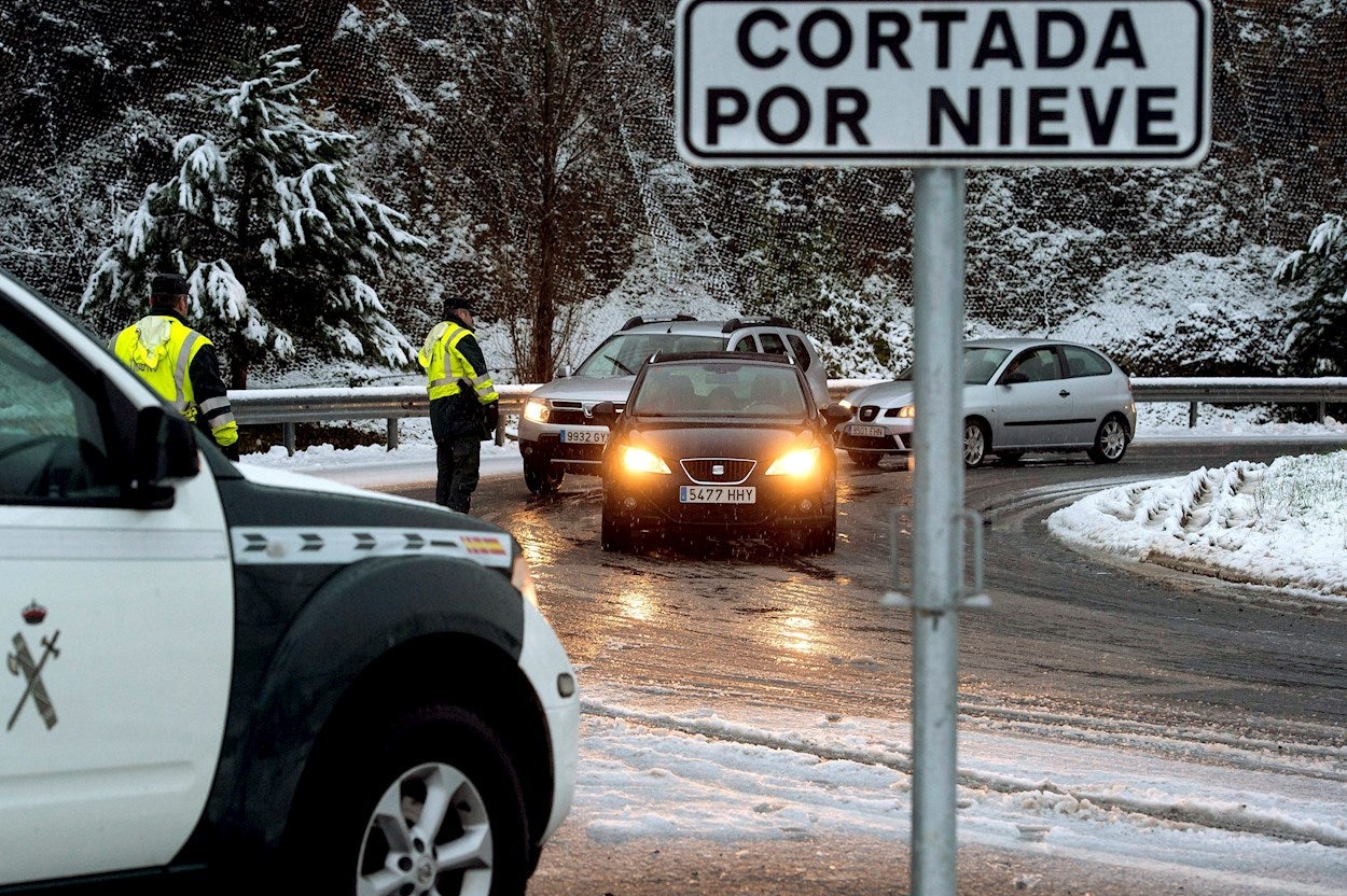 Alerta en España por la borrasca 'Barra': dejará lluvias, nevadas copiosas y fuertes rachas de viento Alerta en España por la borrasca 'Barra': dejará lluvias, nevadas copiosas y fuertes rachas de viento