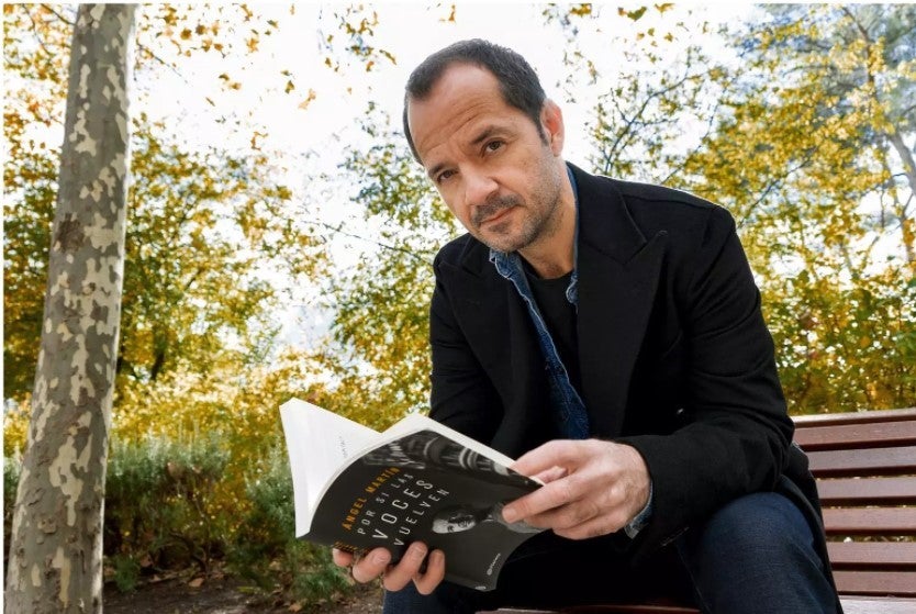 Ángel Martín: “Mi chica se dio cuenta de que algo raro ocurría cuando le di la enhorabuena en redes por el éxito de Wonder Woman” Ángel Martín: “Mi chica se dio cuenta de que algo raro ocurría cuando le di la enhorabuena en redes por el éxito de Wonder Woman”