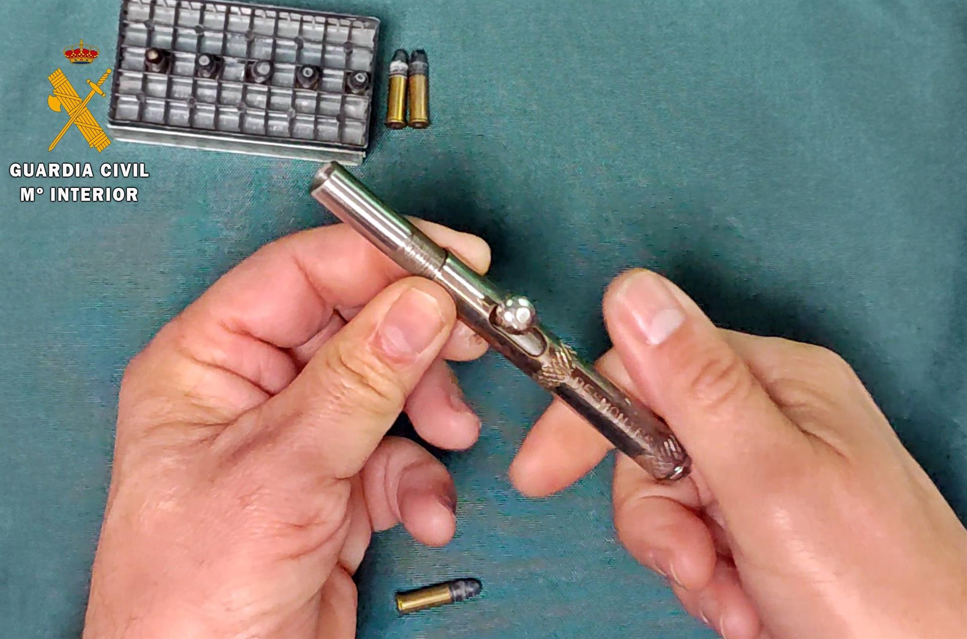 Detenidos seis miembros de un clan familiar dedicado al cultivo y venta de drogas en Badajoz Detenidos seis miembros de un clan familiar dedicado al cultivo y venta de drogas en Badajoz