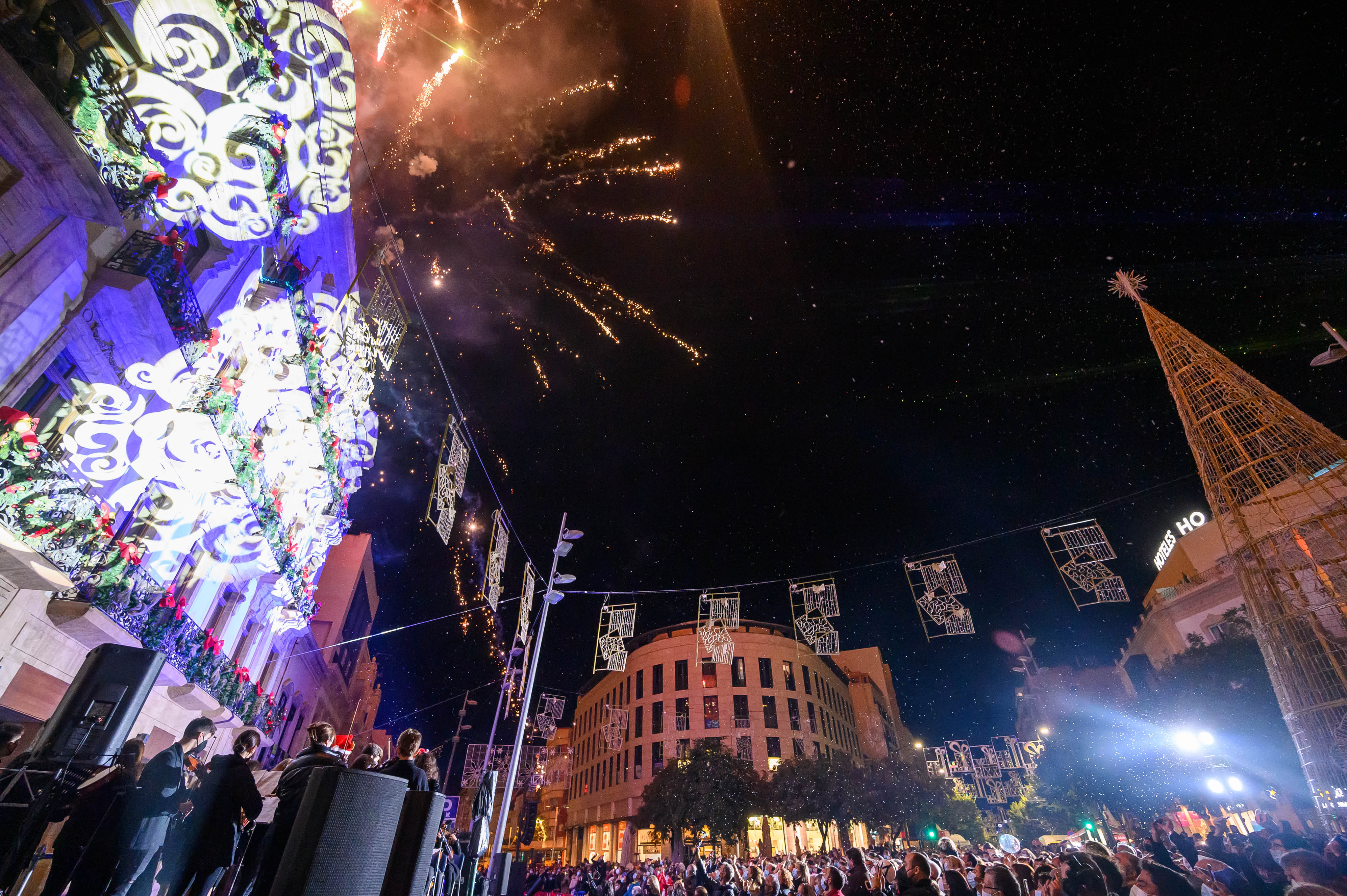 Despliegue de luces y música en la Navidad de Almería Despliegue de luces y música en la Navidad de Almería