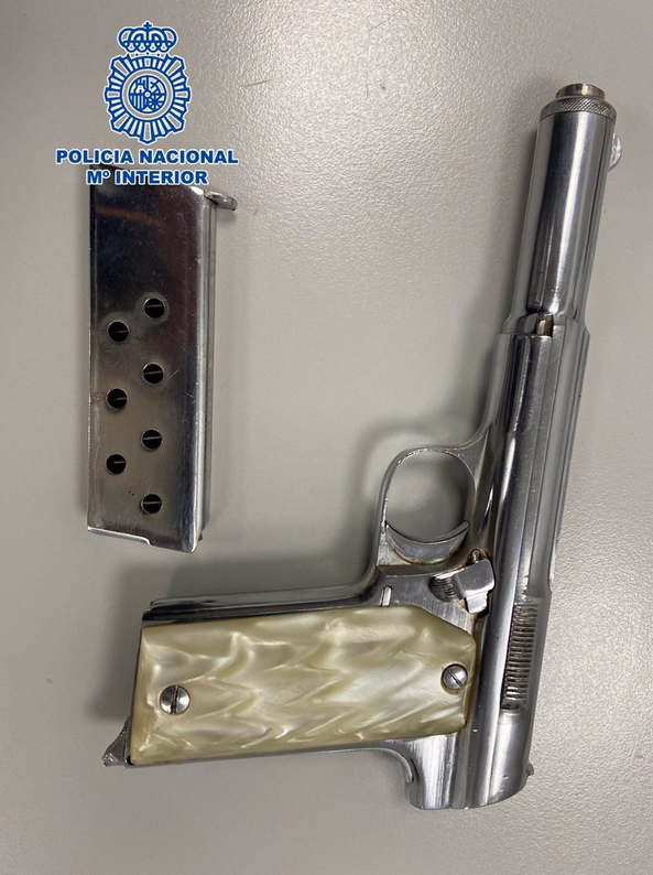 La Policía Nacional ha detenido al presunto atracador de cinco establecimientos comerciales a punta de pistola La Policía Nacional ha detenido al presunto atracador de cinco establecimientos comerciales a punta de pistola