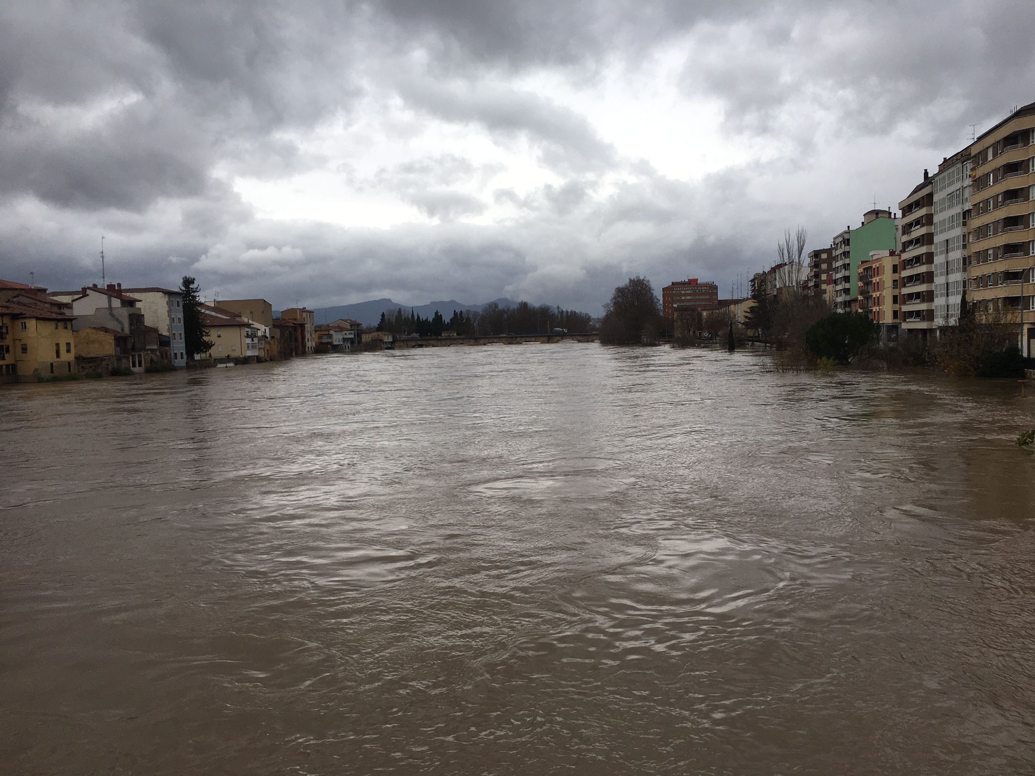 Noticias de Castilla y León con Julio César Izquierdo y Raúl Rodriguez. 10/12/2021 Noticias de Castilla y León con Julio César Izquierdo y Raúl Rodriguez. 10/12/2021
