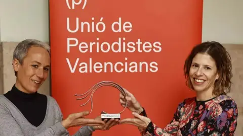 Mireia Comas y Noa de la Torre, presidenta de la Unió de Periodistes Valencians. Mireia Comas y Noa de la Torre, presidenta de la Unió de Periodistes Valencians.