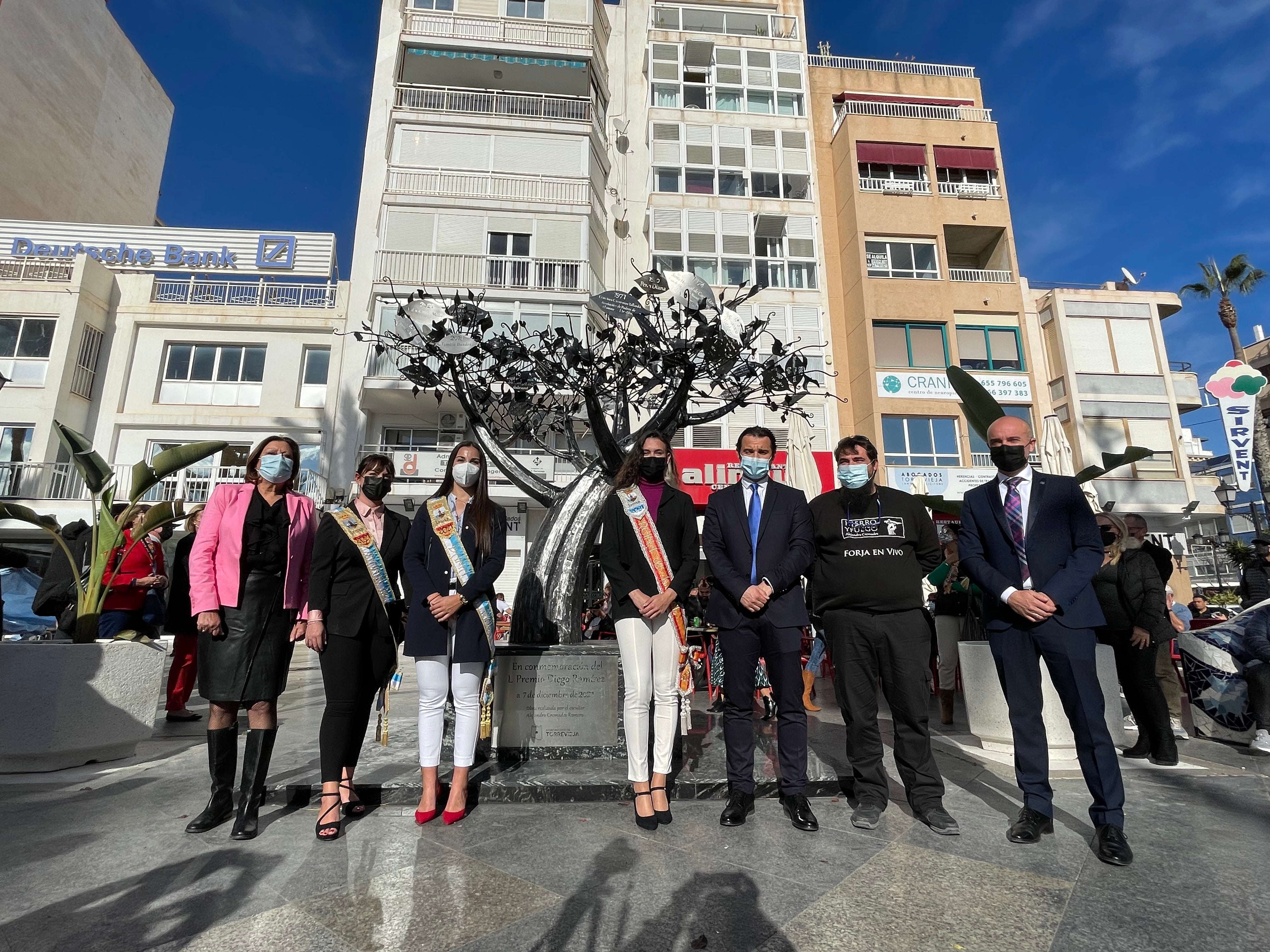 La plaza de Waldo Calero acoge la escultura en homenaje a Diego Ramirez Pastor La plaza de Waldo Calero acoge la escultura en homenaje a Diego Ramirez Pastor